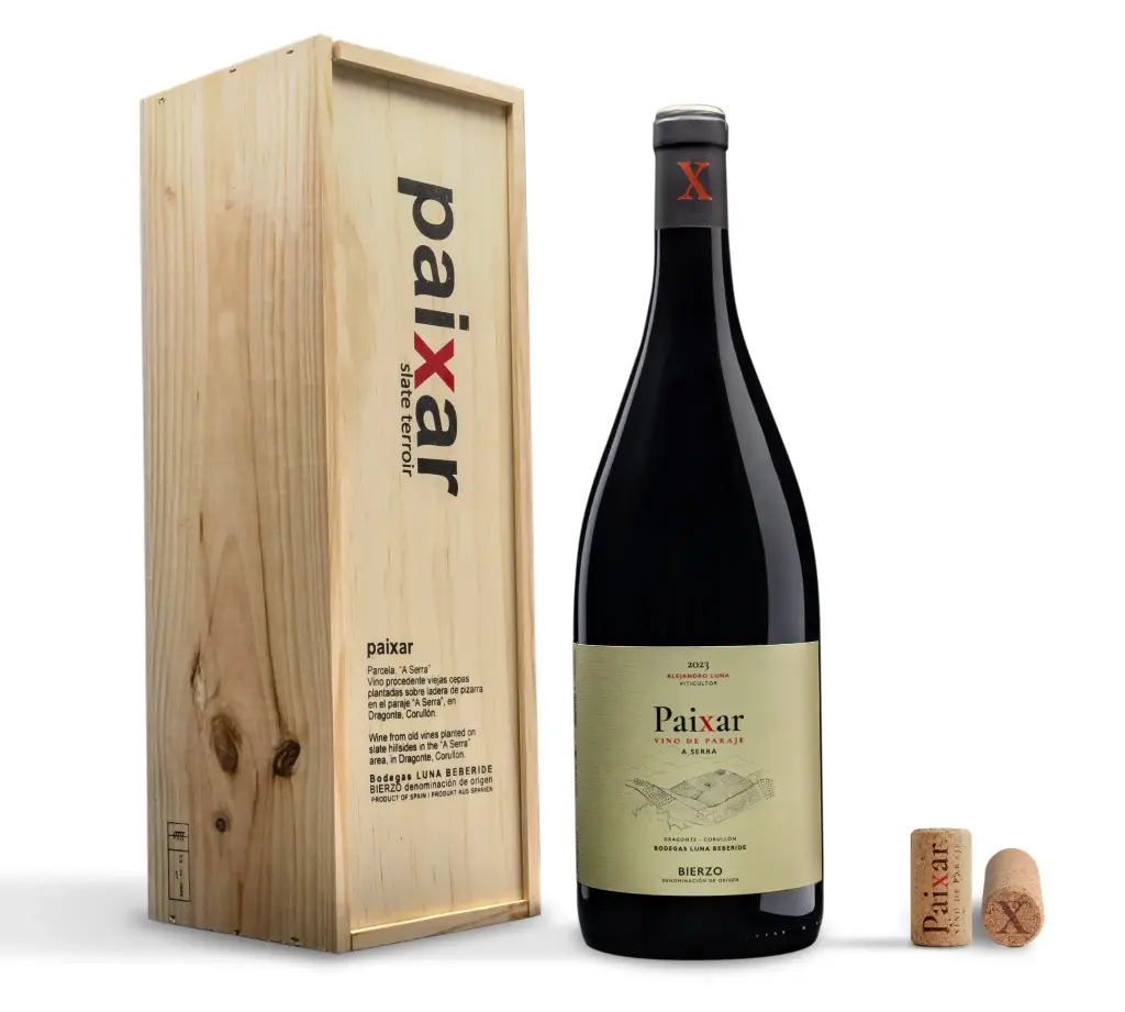 Magnum Mencía wine Paixar "A Serra" Luna Beberide 1500 ml. Wooden box.